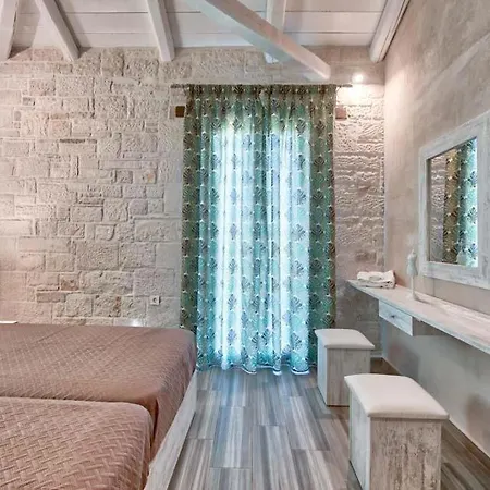 Chartata Sleeps 8 Pool Air Con Wifi Willa